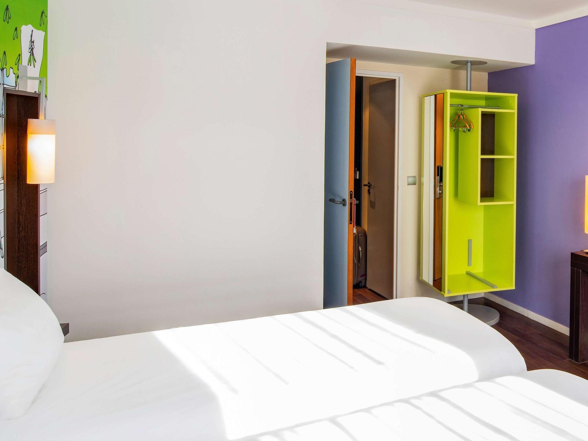 Ibis Styles Evry Courcouronnes Hotel And Events Exterior foto